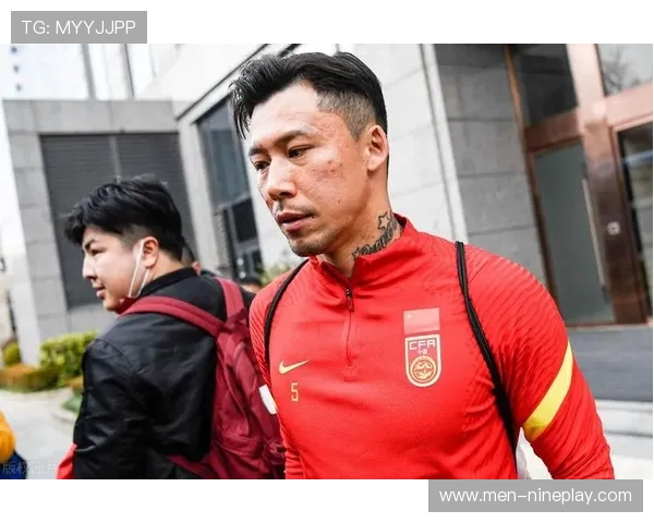 国足球星与知名女星浪漫牵手步入婚姻殿堂 共同迎接全新人生篇章